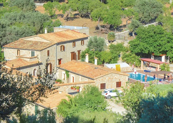 6 Bedroom Amazing Home In Estellencs