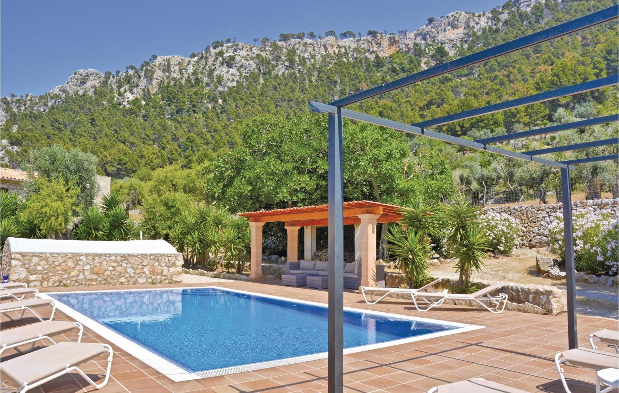 6 Bedroom Amazing In