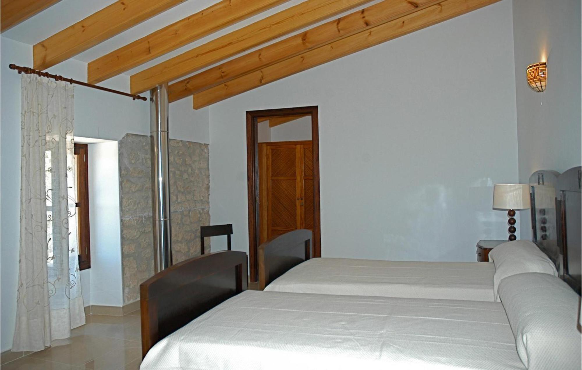 Hébergement de vacances 6 Bedroom Amazing In Estellencs (Mallorca)