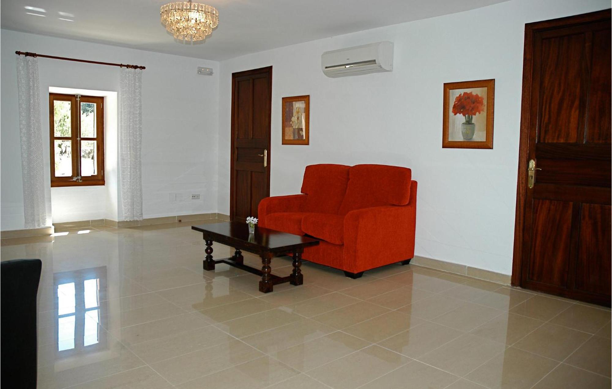 6 Bedroom Amazing In Hébergement de vacances
