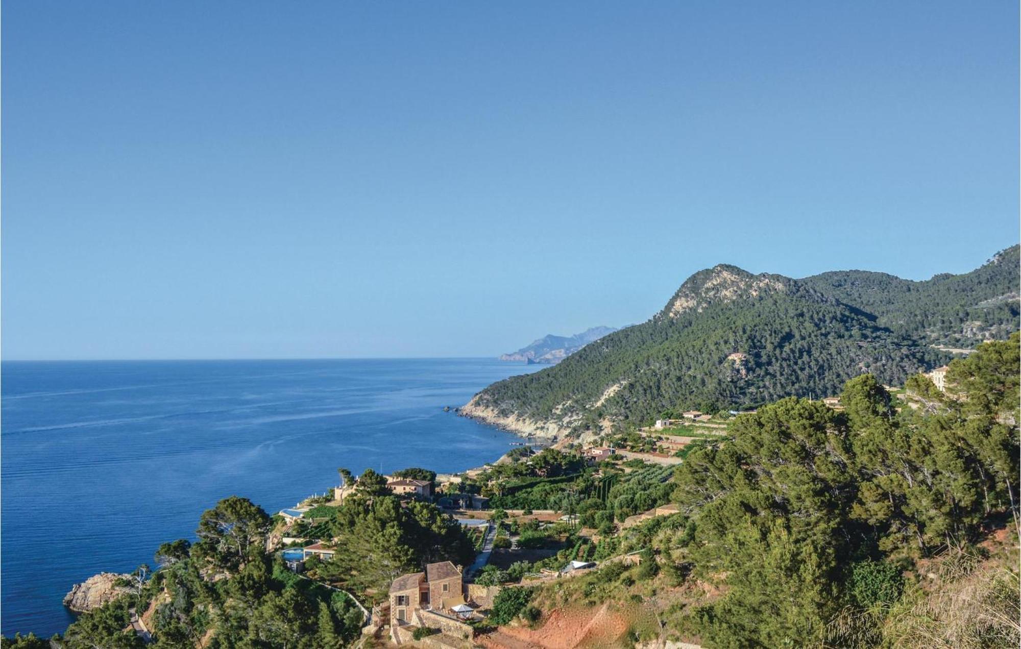 6 Bedroom Amazing In Hébergement de vacances