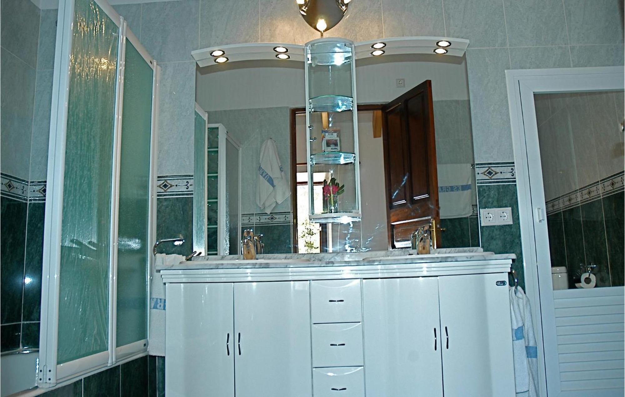 Holiday home 6 Bedroom Amazing Home In Estellencs