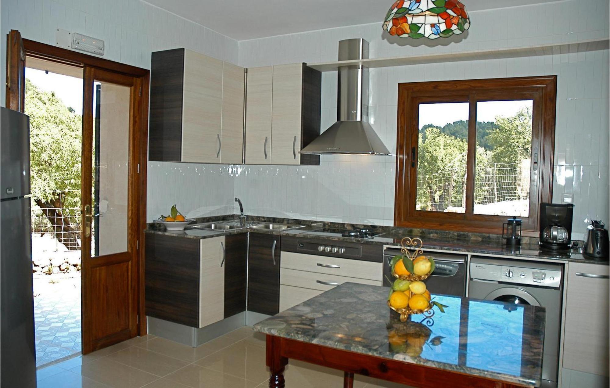 Holiday home 6 Bedroom Amazing Home In Estellencs