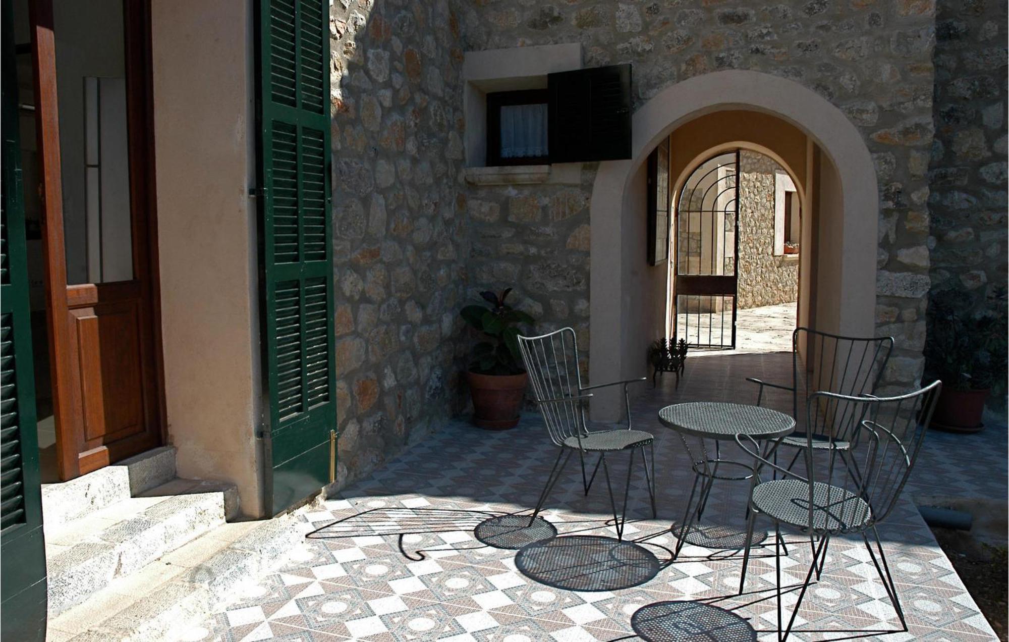 Hébergement de vacances 6 Bedroom Amazing In Estellencs (Mallorca)